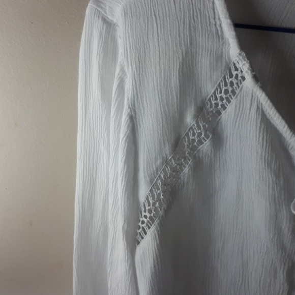 Hollister white summer blouse - Picture 2 of 5